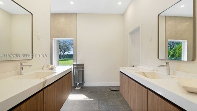 Welcome to an exceptional 5-acre private retreat designed for - photo 17