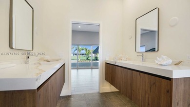 Welcome to an exceptional 5-acre private retreat designed for - photo 19