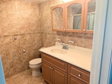 BACK ON THE MARKET! Spacious centrally located townhome in the - photo 20