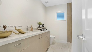 Welcome to an exceptional 5-acre private retreat designed for - photo 26