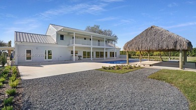 Welcome to an exceptional 5-acre private retreat designed for - photo 34