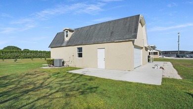 Welcome to an exceptional 5-acre private retreat designed for - photo 37