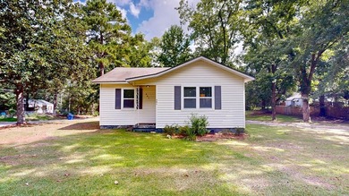 This updated cottage style home is cute as can be and move-in - photo 38