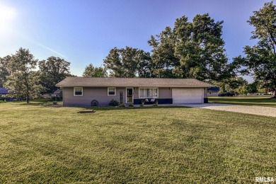 Lake Home Sale Pending in Taylorville, Illinois