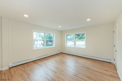 Move in ready opportunity! Refreshed and newly painted 4-bedroom - photo 3