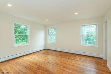 Move in ready opportunity! Refreshed and newly painted 4-bedroom - photo 8