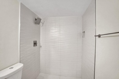 CALLING ALL INVESTORS !!! BRAND NEW renovated two bedrooms /two - photo 10