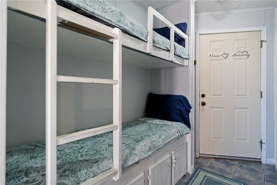 Fully furnished 1-bedroom, 1-bath beachfront condo located in - photo 14