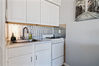 Fully furnished 1-bedroom, 1-bath beachfront condo located in - photo 21