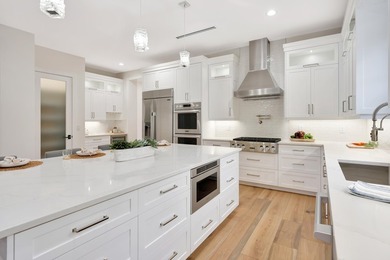 GRAND NEW! This beautiful estate has it all. Features an amazing - photo 8