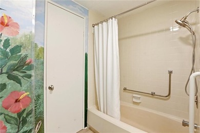Welcome to your slice of Florida paradise in sought-after - photo 32