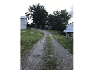 Want a place in the country? Look no further. This homestead - photo 43