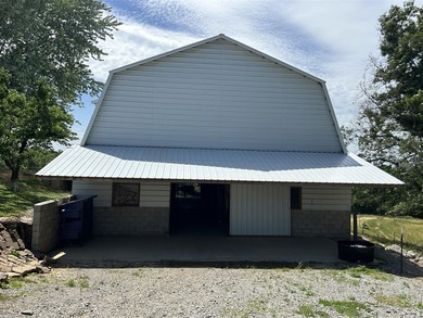 Want a place in the country? Look no further. This homestead - photo 46
