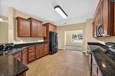 Just in time for summer celebrations! Prime location in the - photo 10