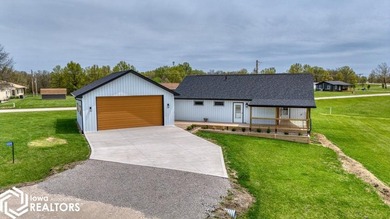 New Construction in Lakeshore Heights near Rathbun Lake! This - photo 1