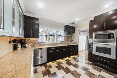 Welcome to 13 Noon Place - a beautifully maintained split-level - photo 11