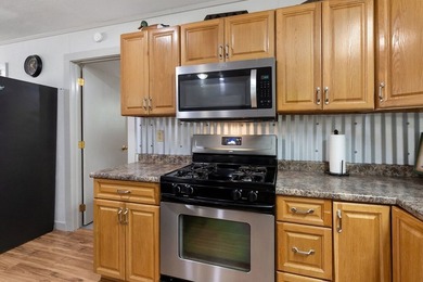 Your Lake Sam Rayburn getaway awaits! Nestled in the - photo 12