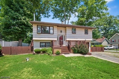 Welcome home to this beautifully maintained 3-bedroom bi-level - photo 2