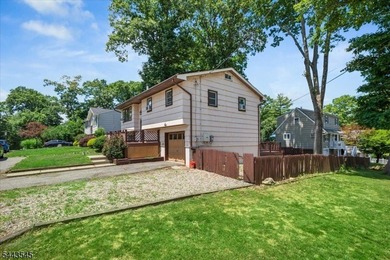 Welcome home to this beautifully maintained 3-bedroom bi-level - photo 4
