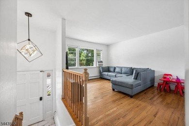 Welcome home to this beautifully maintained 3-bedroom bi-level - photo 7