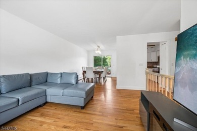 Welcome home to this beautifully maintained 3-bedroom bi-level - photo 10