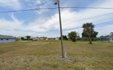 Nice buildable lot on a FRESHWATER canal located in the deed - photo 2