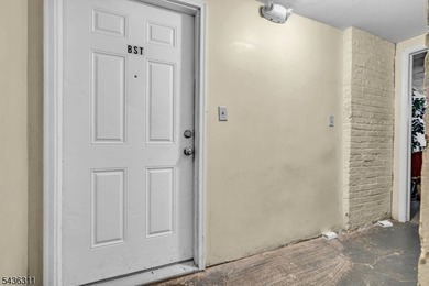 Beautifully maintained 2-bedroom, 1 full bath condo featuring - photo 5