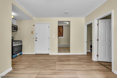 Beautifully maintained 2-bedroom, 1 full bath condo featuring - photo 7