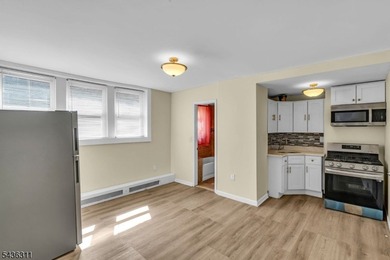 Beautifully maintained 2-bedroom, 1 full bath condo featuring - photo 10
