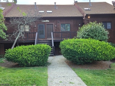Welcome to Great Gorge Village! This beautifully renovated - photo 2