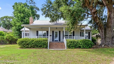 Gulf Front Oasis in Old Town Biloxi! Own a slice of paradise in - photo 1