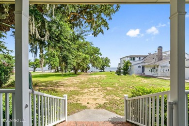 Gulf Front Oasis in Old Town Biloxi! Own a slice of paradise in - photo 5