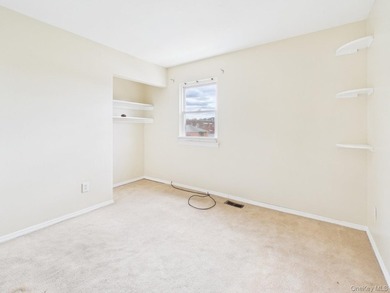 Welcome to 140 Regis Drive, a versatile Staten Island property - photo 16