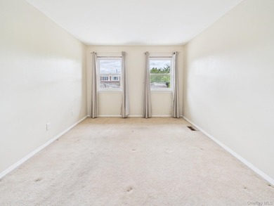 Welcome to 140 Regis Drive, a versatile Staten Island property - photo 19