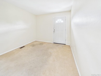 Welcome to 140 Regis Drive, a versatile Staten Island property - photo 22