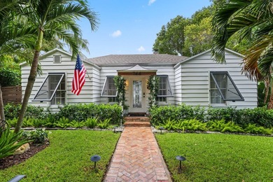 Nestled in the heart of sought-after Flamingo Park, this - photo 2