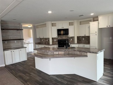 Welcome to peaceful country living with modern comfort! This - photo 4