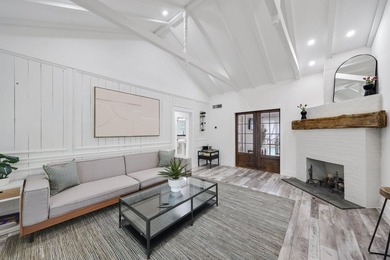 Nestled in the heart of sought-after Flamingo Park, this - photo 5