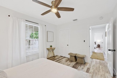 Nestled in the heart of sought-after Flamingo Park, this - photo 10