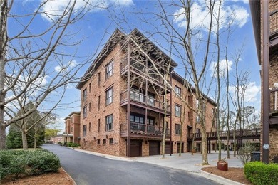 Stunning 4th-floor residence (Unit 403) in the heart of Vickery