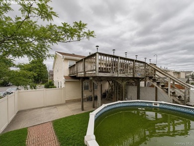 Welcome to 140 Regis Drive, a versatile Staten Island property - photo 35