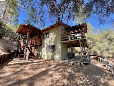 This Yosemite area home in the pines called 'Lil Oak Hill' is - photo 3