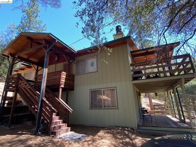 This Yosemite area home in the pines called 'Lil Oak Hill' is - photo 5