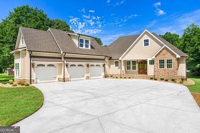 This brand new Lake Hartwell home delivers the perfect blend of - photo 1