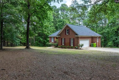 Welcome to this custom-built, all-brick home nestled on 1.55 - photo 3