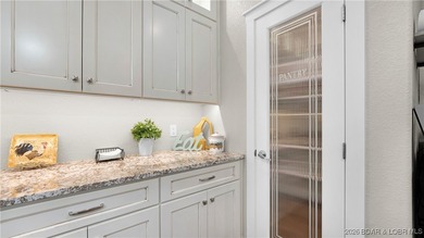 This gorgeous lakefront home truly has it all. Newly built in - photo 13