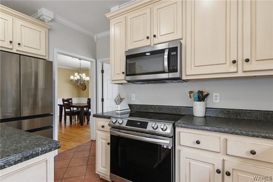 This expansive residence commands a desirable corner lot within - photo 15