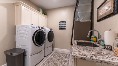 This gorgeous lakefront home truly has it all. Newly built in - photo 16