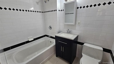 Welcome to this spacious 2-bedroom, 2 full bathroom condominium - photo 21