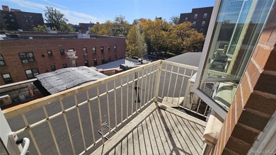 Welcome to this spacious 2-bedroom, 2 full bathroom condominium - photo 22